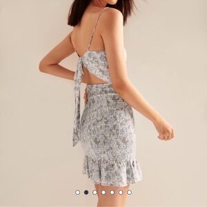 NWT Medium Abercrombie Ruched Dress with Flutter Hem